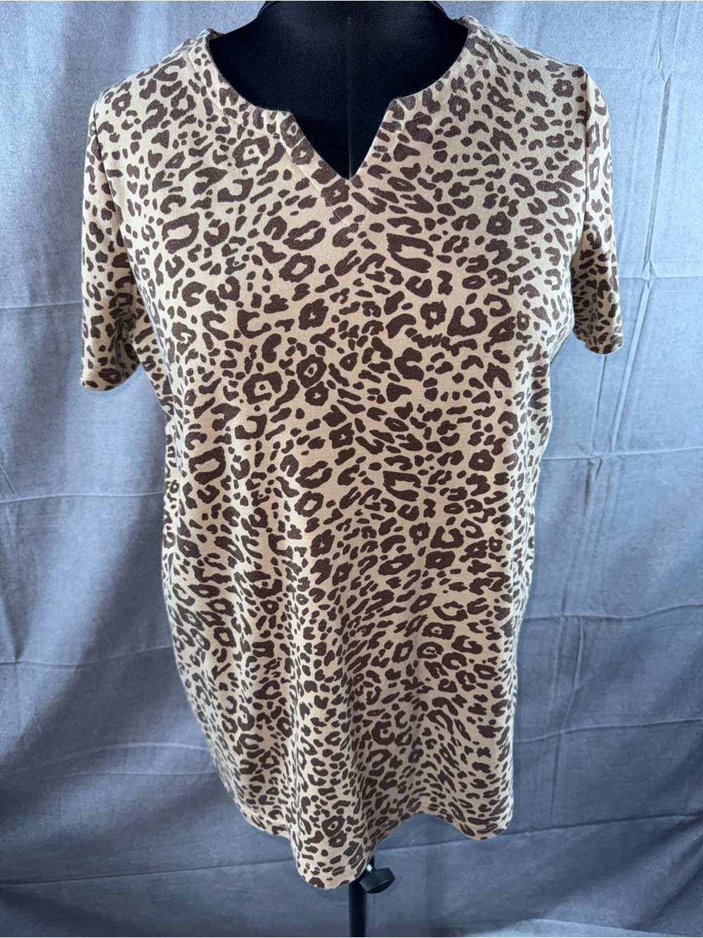 3069-Roaman's Short-Sleeve Leopard Print Top - Tan & Brown
